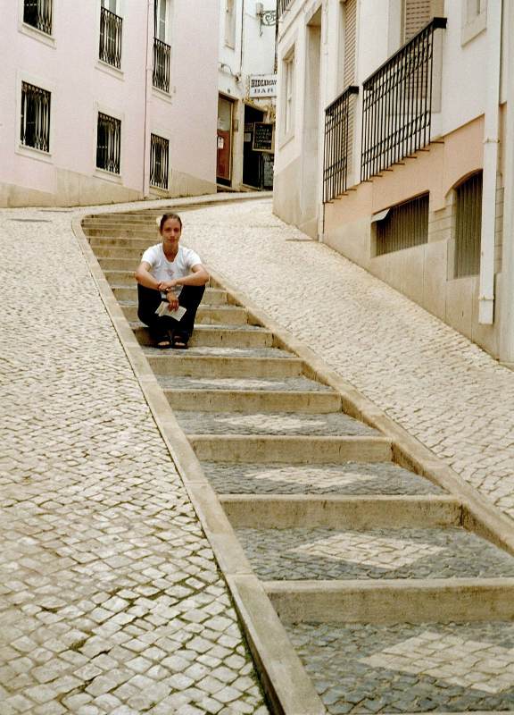 Britta auf der Treppe